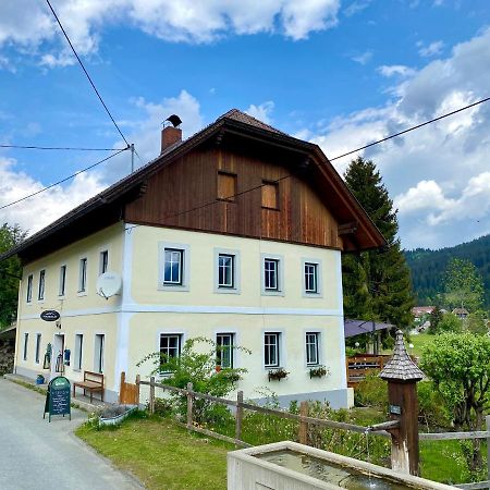 Haus 26 Weissbriach Bed & Breakfast Exterior photo