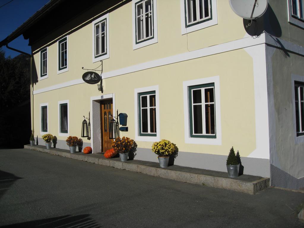 Haus 26 Weissbriach Bed & Breakfast Exterior photo